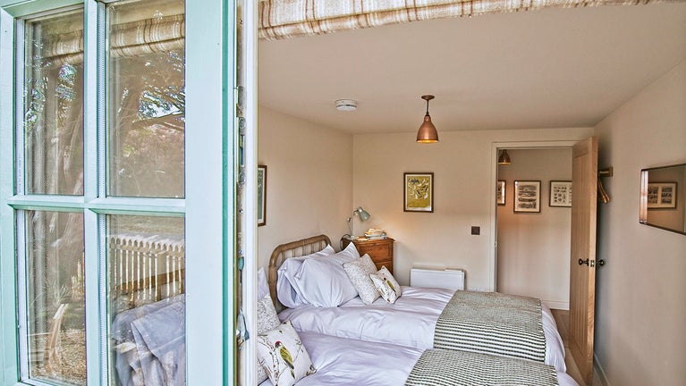 The twin bedroom at Newtown Cabin, Isle of Wight